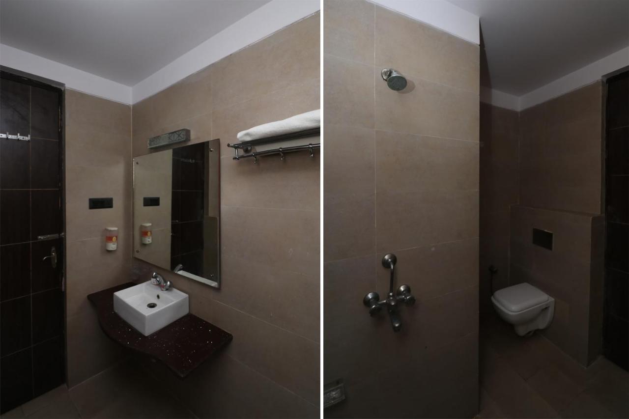 Oyo 33387 Laxmi Lawn And Resort Suite Лакнау Екстериор снимка